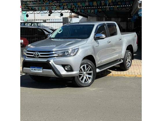 TOYOTA HILUX 2.8 SRX 4X4 CD 16V DIESEL 4P AUTOMÁTICO TOYOTA HILUX 2.8 SRX 4X4 CD 16V DIESEL 4P AUTOMÁTICO